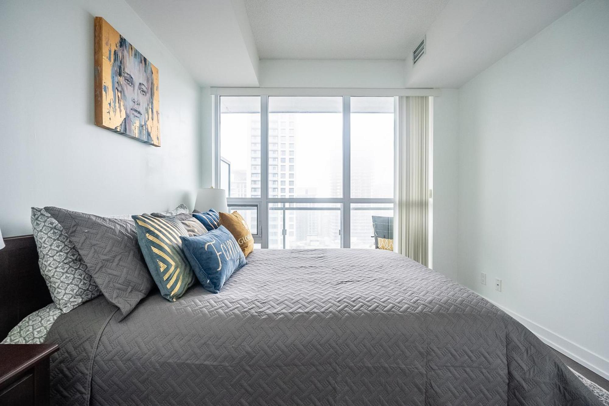 Modern Dunfield Ave Condos By Globalstay Toronto Extérieur photo
